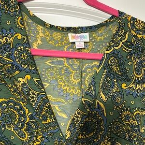 Size small LuLaRoe Lindsay cardigan swing top nwot